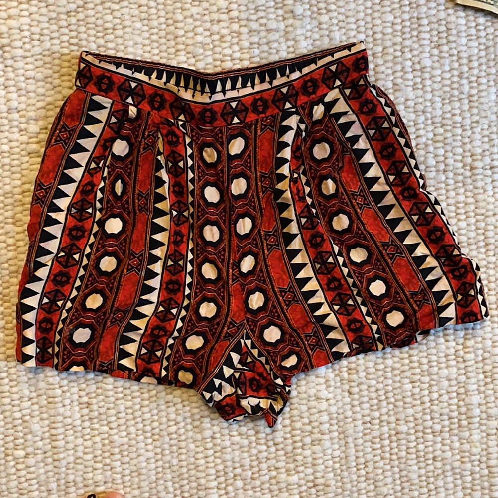 H&M high waisted Scarlet Tribal Print Shorts